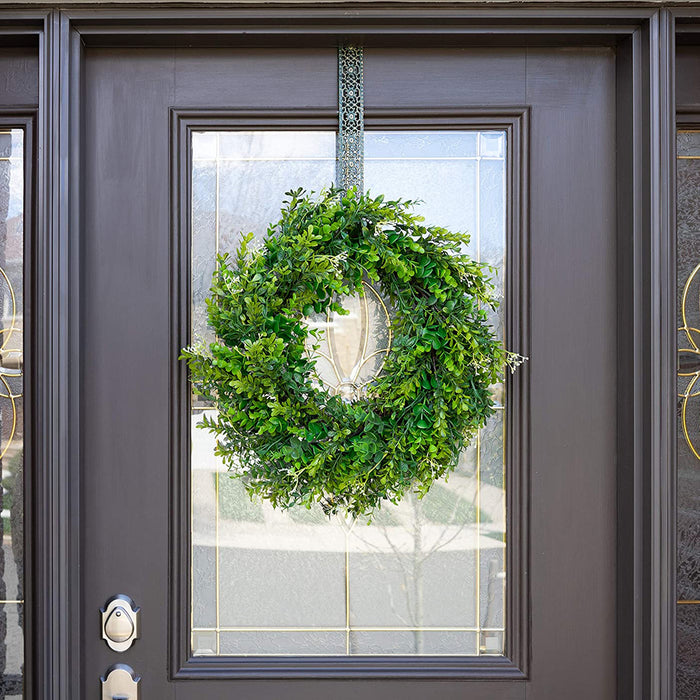 Red Co. 16" Classic Boxwood, Artificial Spring & Summer Wreath, Door Backdrop Ornaments, Home Décor Collection