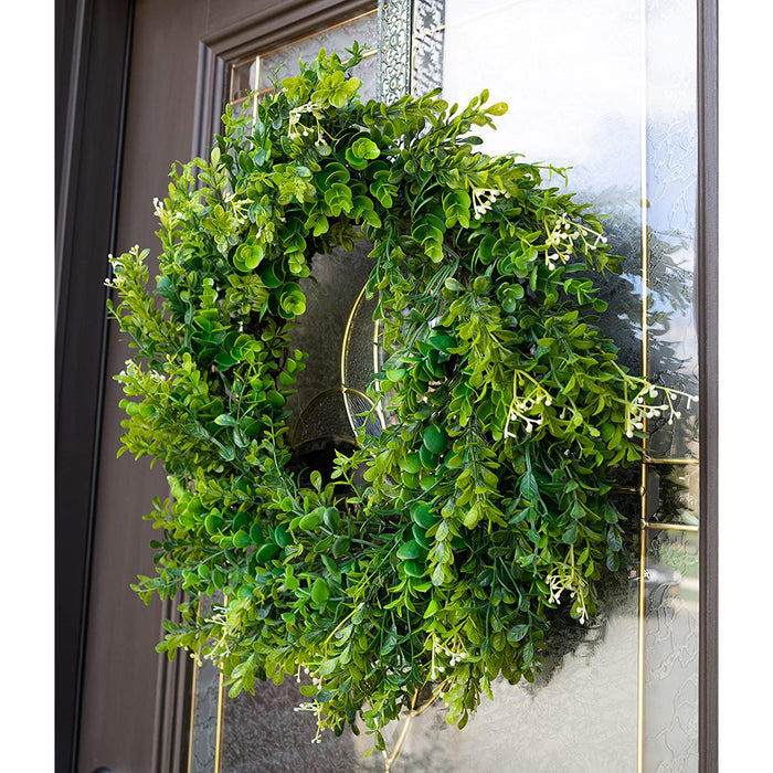 Red Co. 16" Classic Boxwood, Artificial Spring & Summer Wreath, Door Backdrop Ornaments, Home Décor Collection